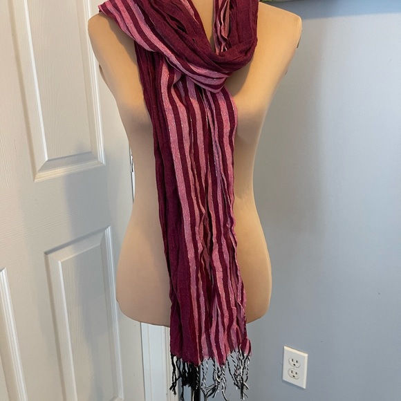 Fashion Shawl/Scarf - Picture 3 of 3